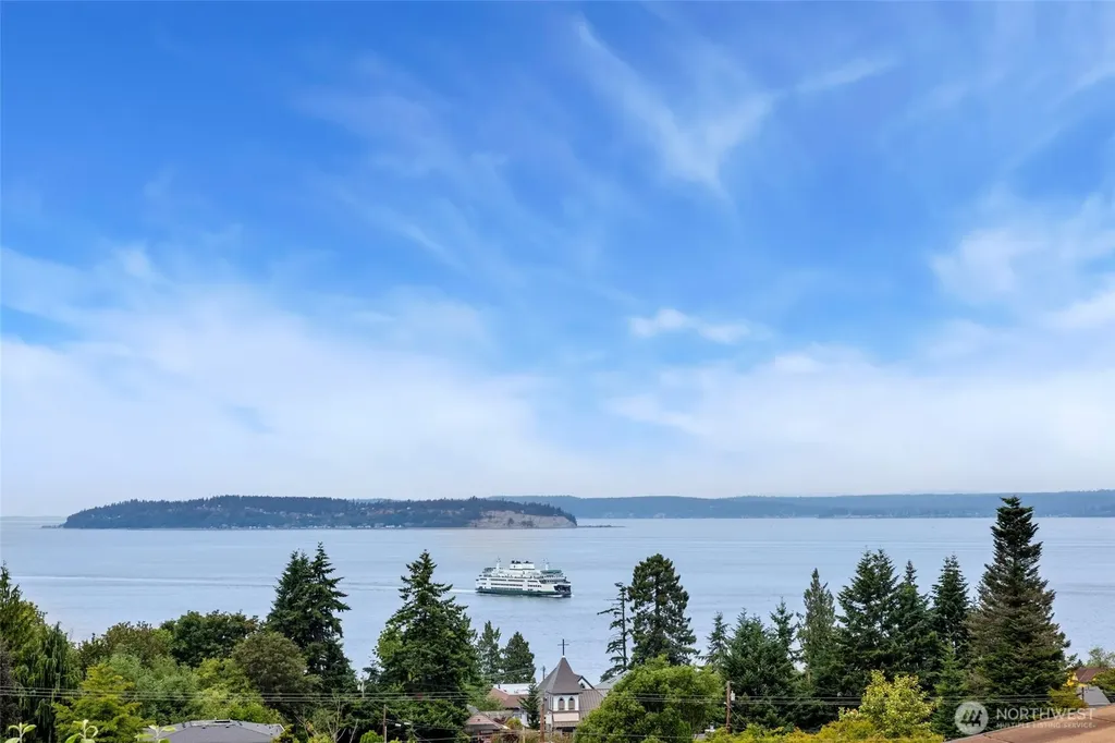 612 Park Avenue Mukilteo WA 98275