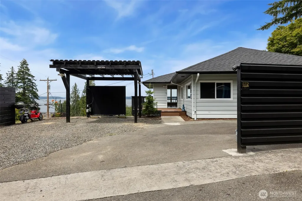 612 Park Avenue Mukilteo WA 98275