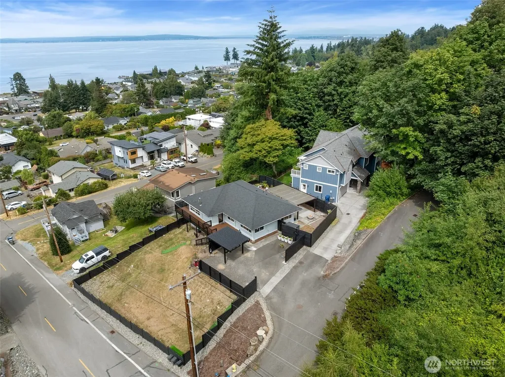612 Park Avenue Mukilteo WA 98275