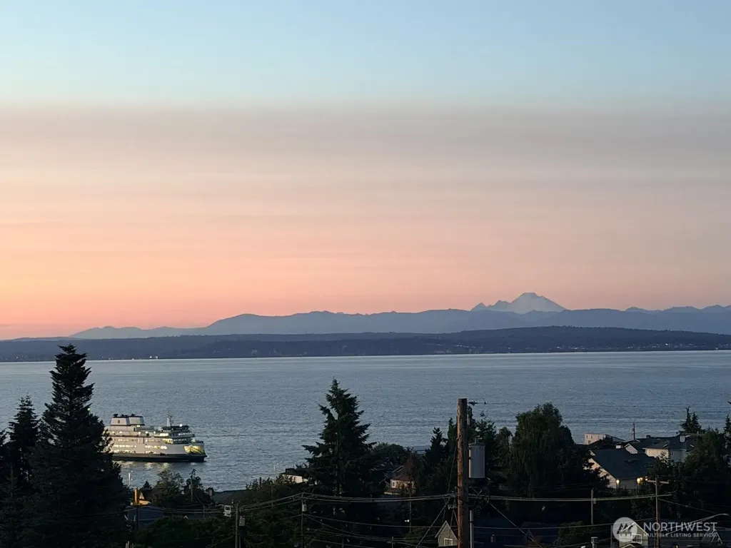 612 Park Avenue Mukilteo WA 98275