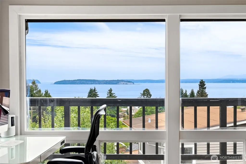 612 Park Avenue Mukilteo WA 98275