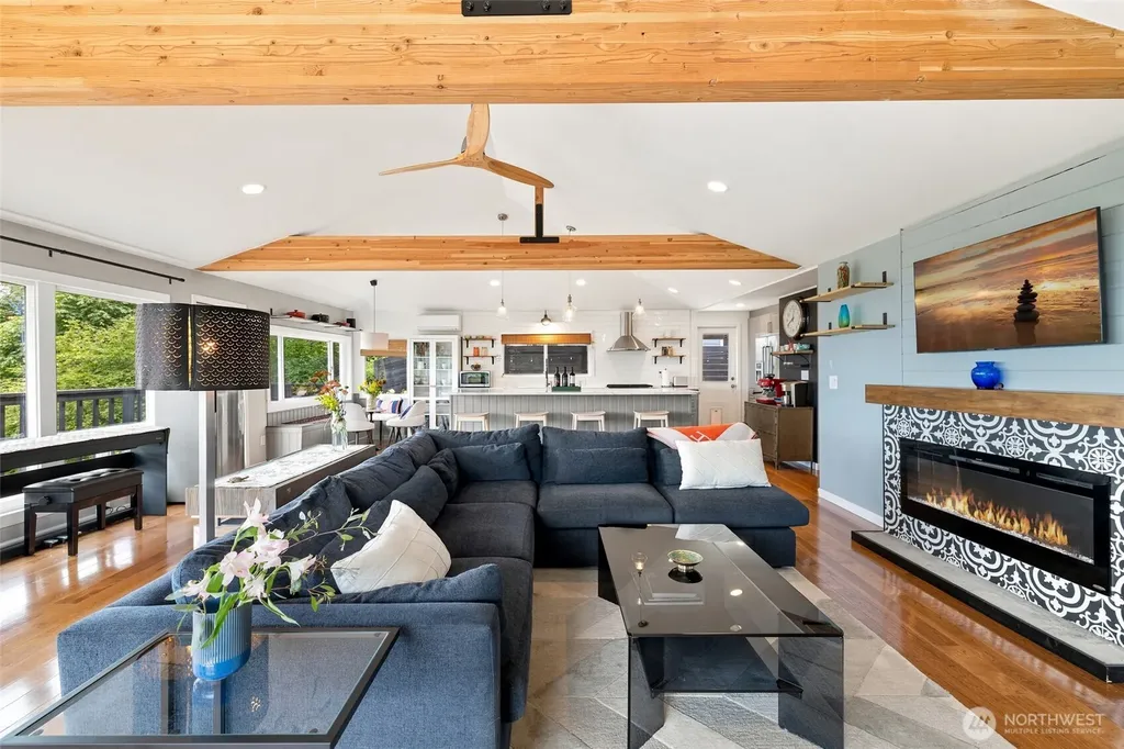 612 Park Avenue Mukilteo WA 98275