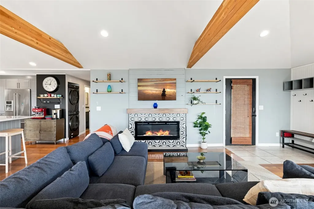 612 Park Avenue Mukilteo WA 98275