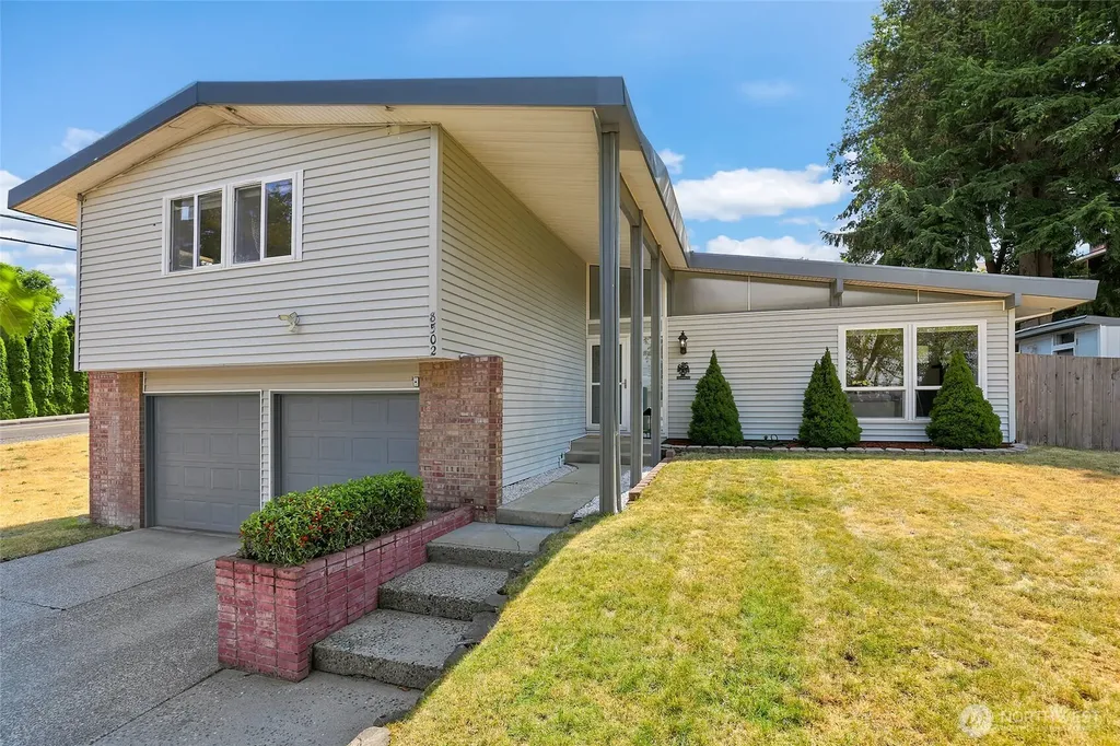 8502 41st Street W University Place WA 98466