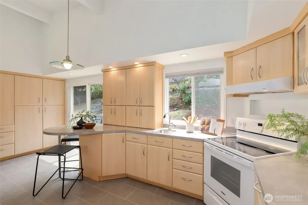 8502 41st Street W University Place WA 98466