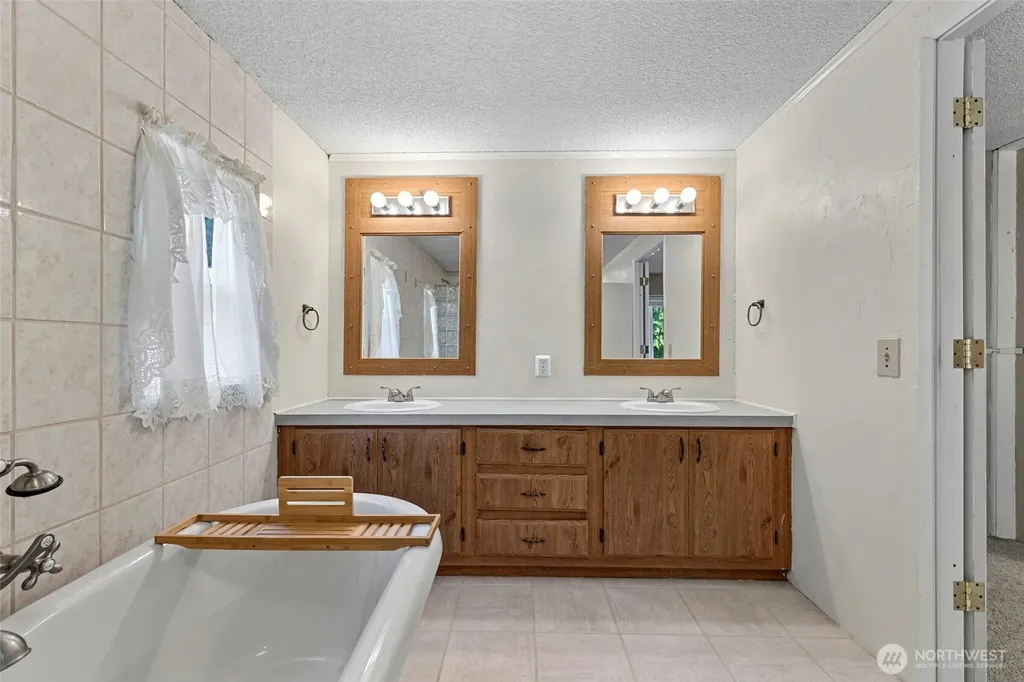 8014 181st Place NW Stanwood WA 98292