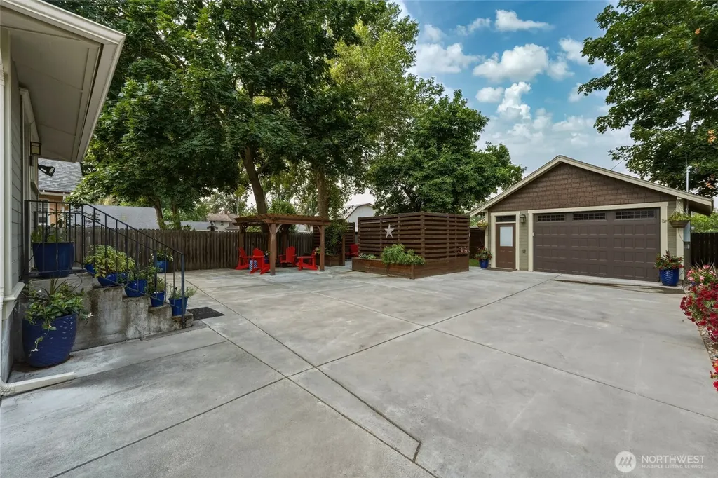 616 S 2nd Avenue Walla Walla WA 99362