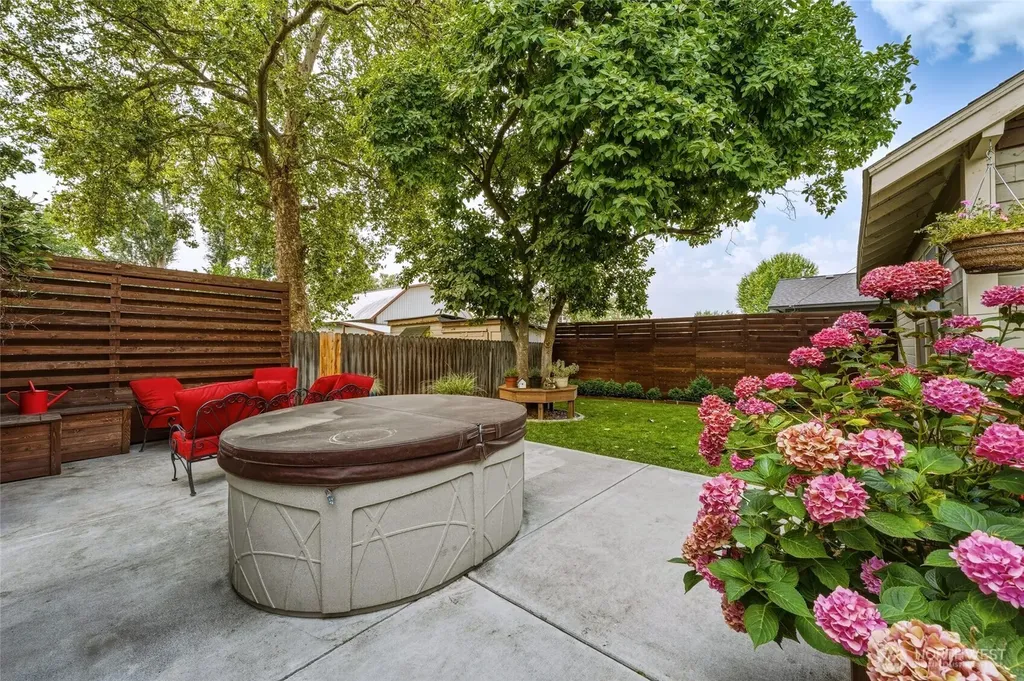 616 S 2nd Avenue Walla Walla WA 99362