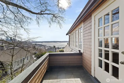 604 W Kinnear Place Seattle WA 98119