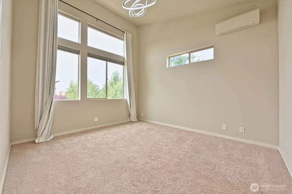 348 Chelan Avenue NE Renton WA 98059