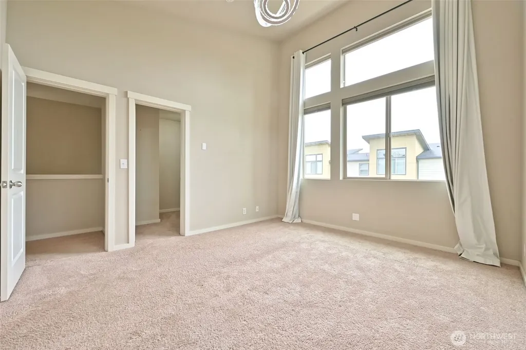 348 Chelan Avenue NE Renton WA 98059