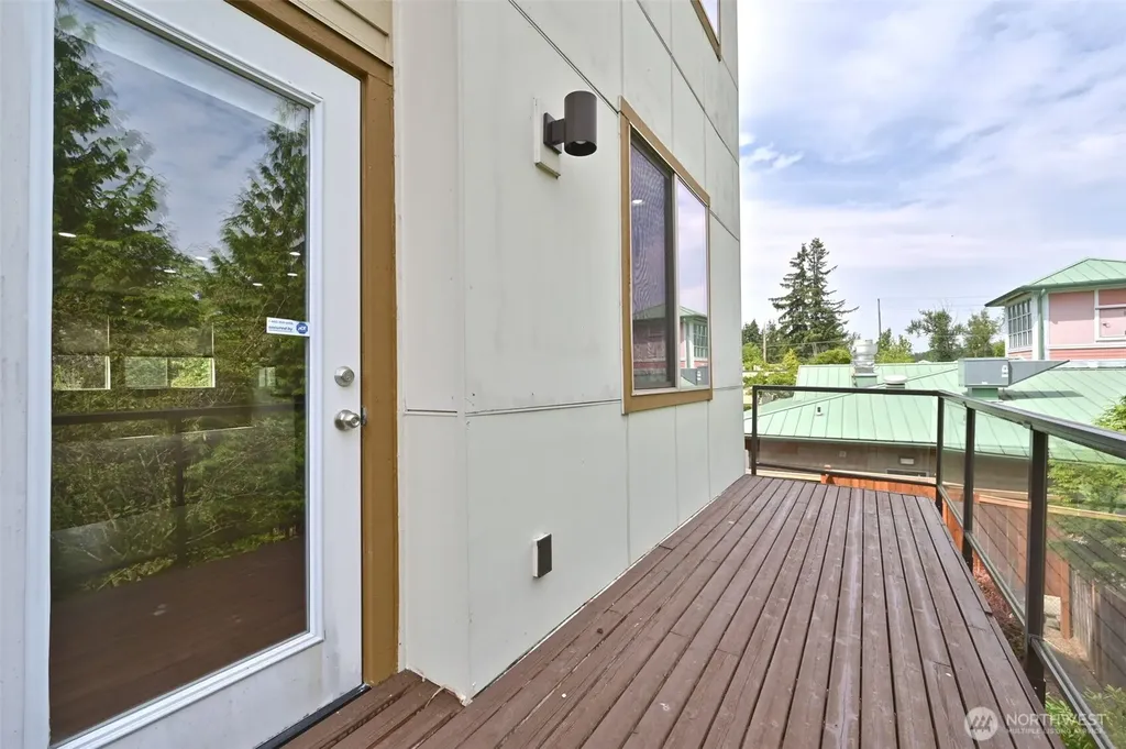 348 Chelan Avenue NE Renton WA 98059