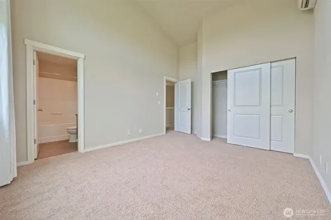 348 Chelan Avenue NE Renton WA 98059