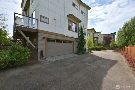 348 Chelan Avenue NE Renton WA 98059