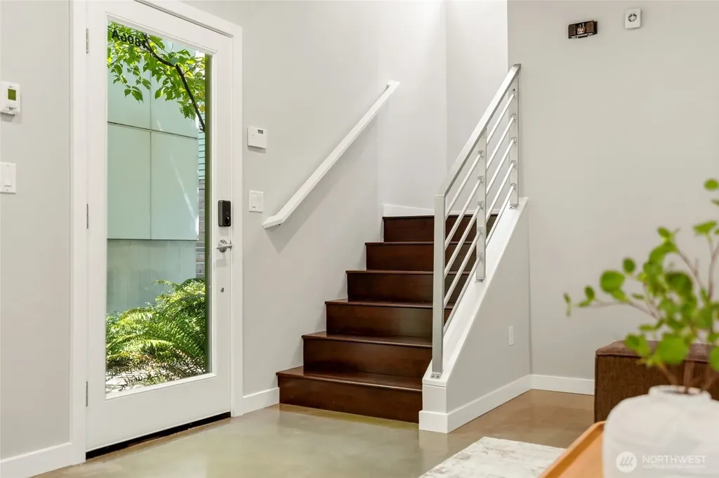 1806 25th Avenue Seattle WA 98122