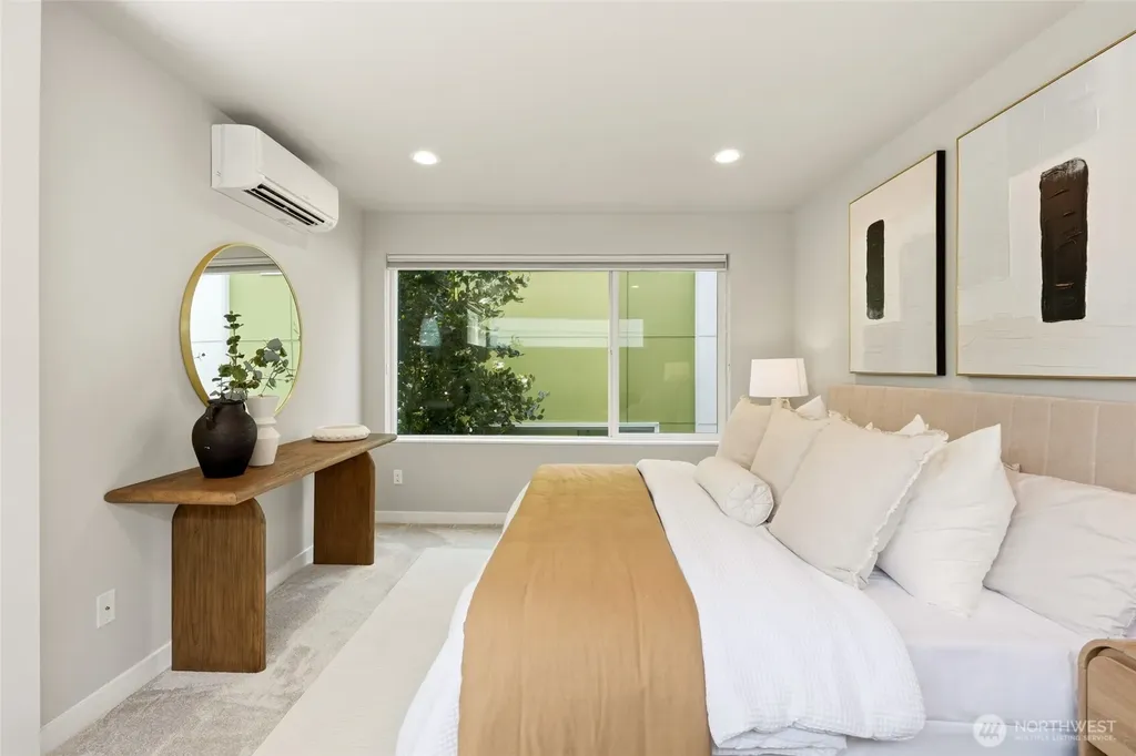 1806 25th Avenue Seattle WA 98122