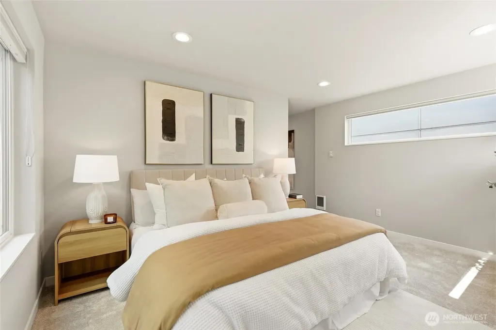 1806 25th Avenue Seattle WA 98122