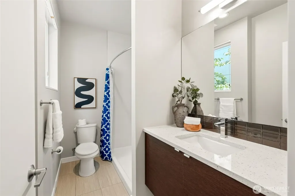 1806 25th Avenue Seattle WA 98122