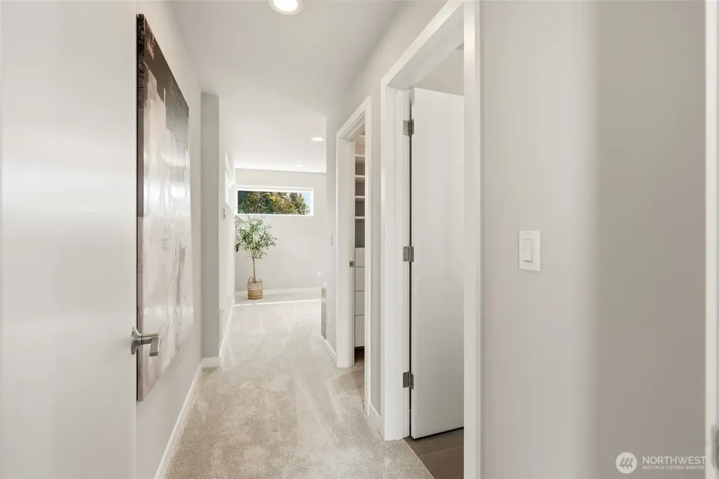 1806 25th Avenue Seattle WA 98122