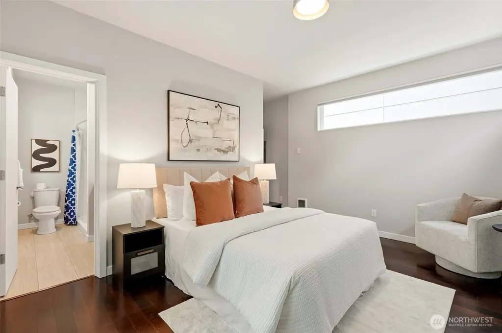 1806 25th Avenue Seattle WA 98122