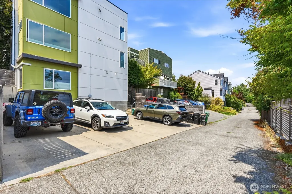 1806 25th Avenue Seattle WA 98122