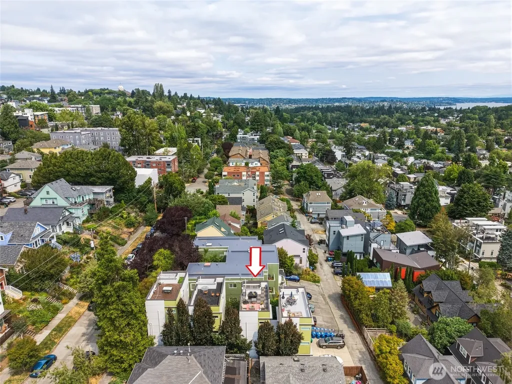 1806 25th Avenue Seattle WA 98122
