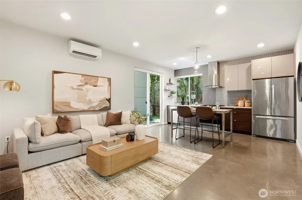 1806 25th Avenue Seattle WA 98122