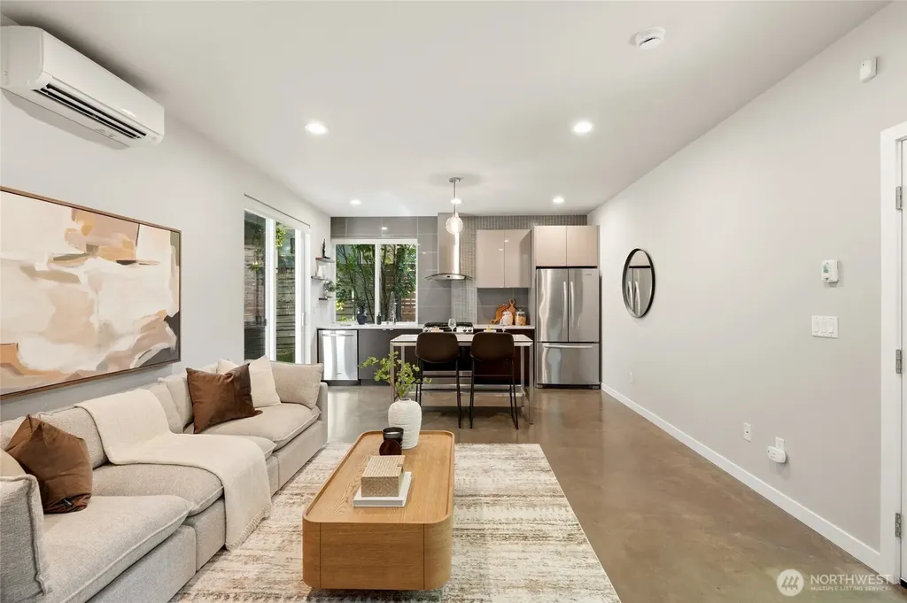 1806 25th Avenue Seattle WA 98122