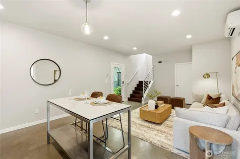 1806 25th Avenue Seattle WA 98122