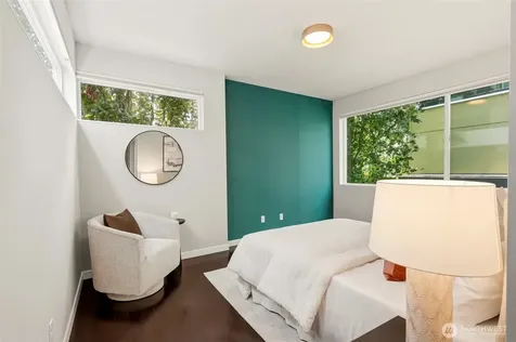 1806 25th Avenue Seattle WA 98122