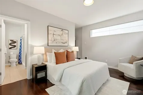 1806 25th Avenue Seattle WA 98122