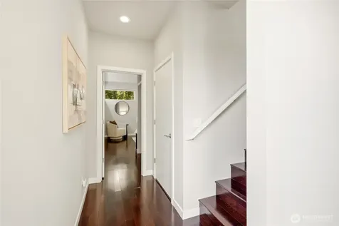 1806 25th Avenue Seattle WA 98122