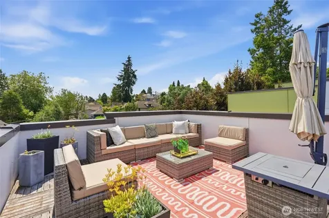 1806 25th Avenue Seattle WA 98122