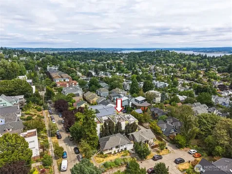 1806 25th Avenue Seattle WA 98122