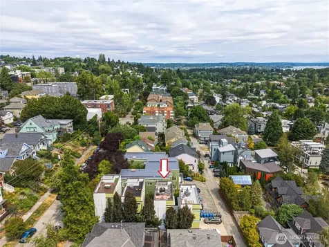 1806 25th Avenue Seattle WA 98122