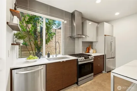 1806 25th Avenue Seattle WA 98122