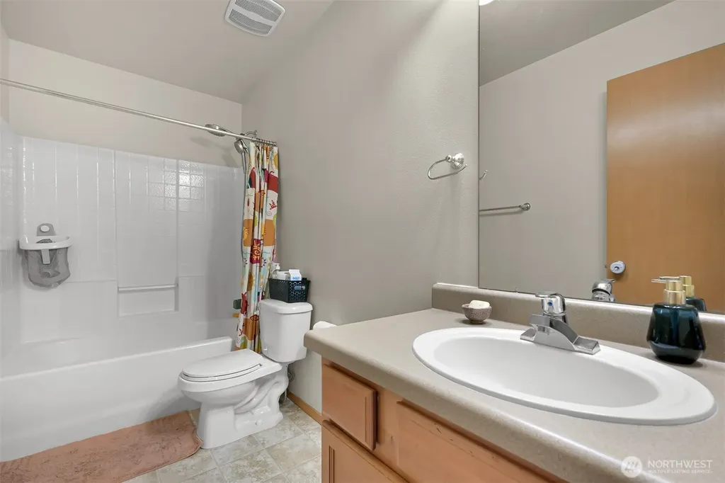 4663 Glacier Street Mount Vernon WA 98273