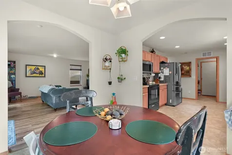 4663 Glacier Street Mount Vernon WA 98273