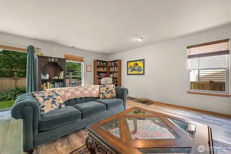 4663 Glacier Street Mount Vernon WA 98273