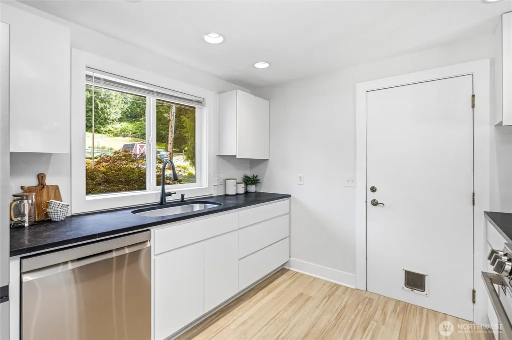 1101 Raymond Street Bellingham WA 98229