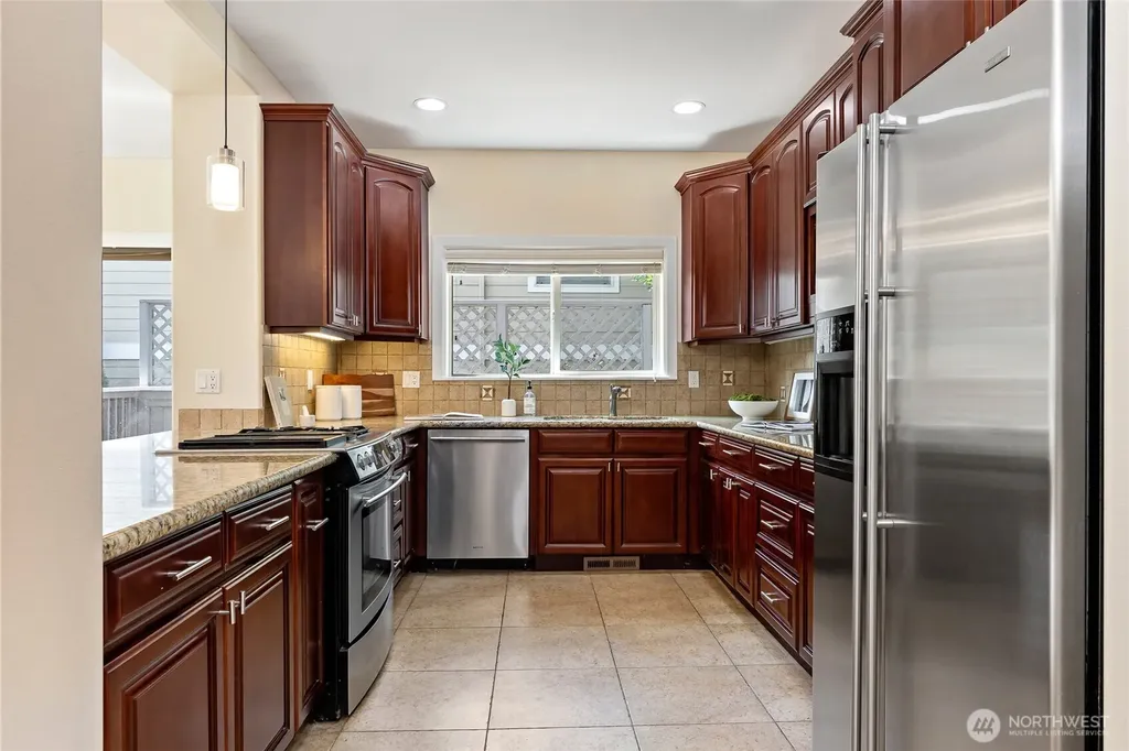 9541 Slater Avenue NE Kirkland WA 98033