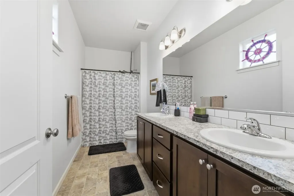 403 Emerald Avenue Grandview WA 98930