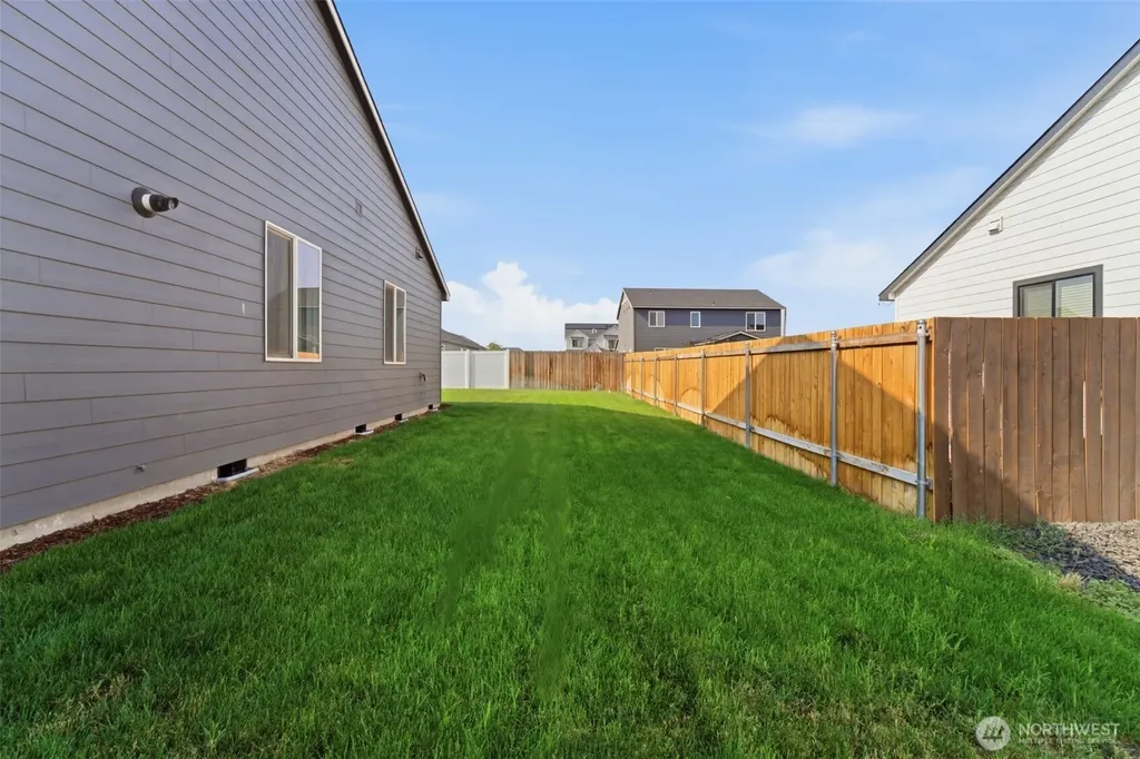 403 Emerald Avenue Grandview WA 98930
