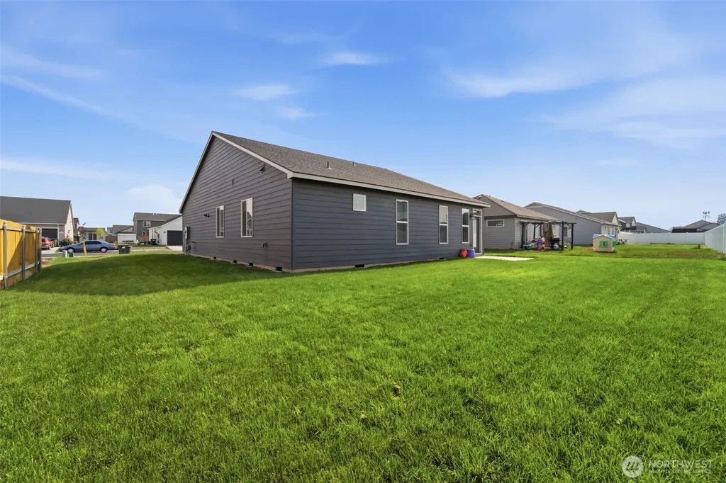 403 Emerald Avenue Grandview WA 98930