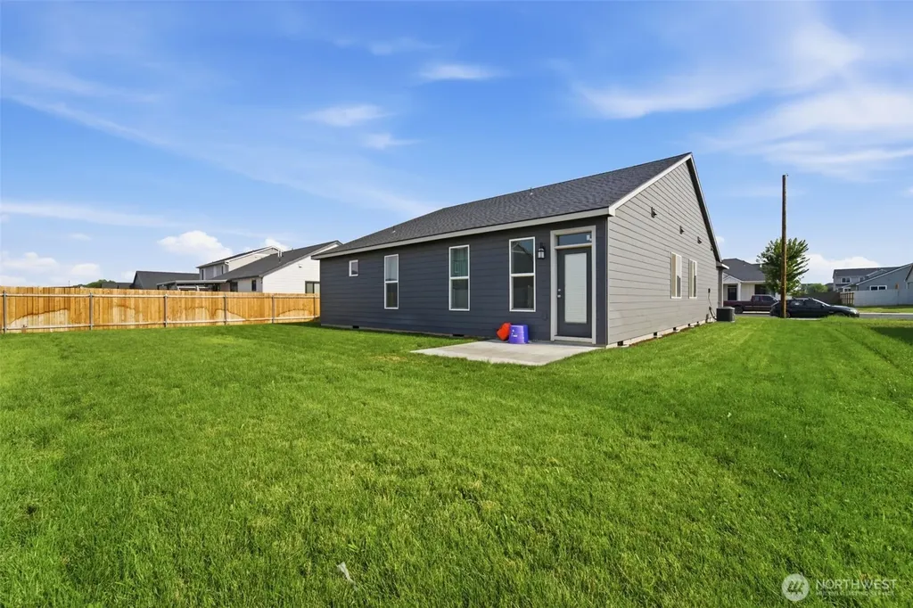 403 Emerald Avenue Grandview WA 98930