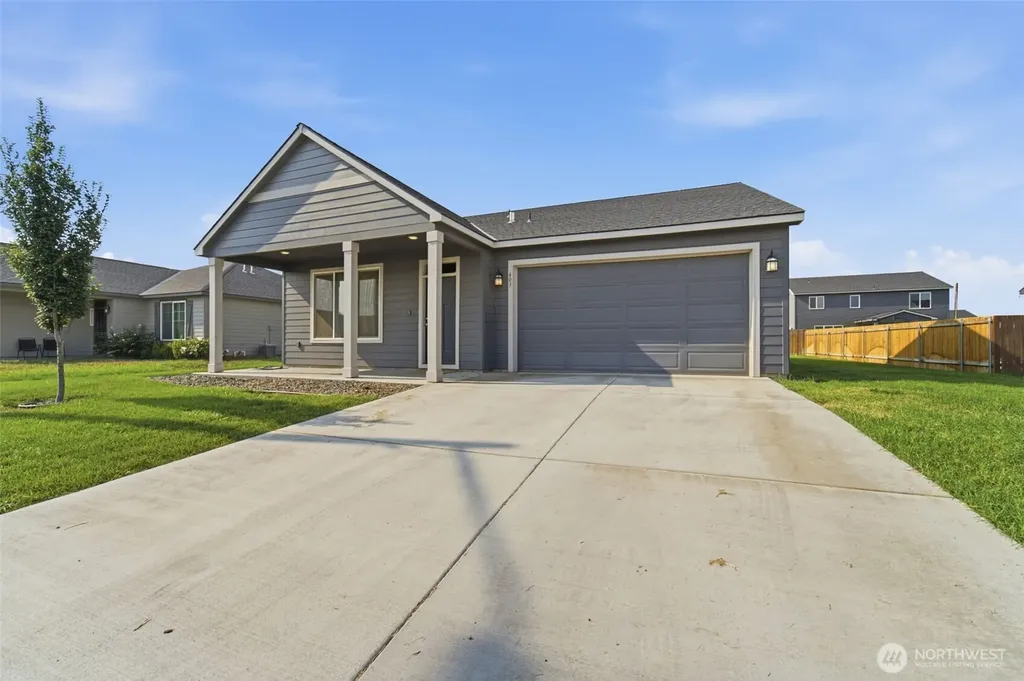 403 Emerald Avenue Grandview WA 98930