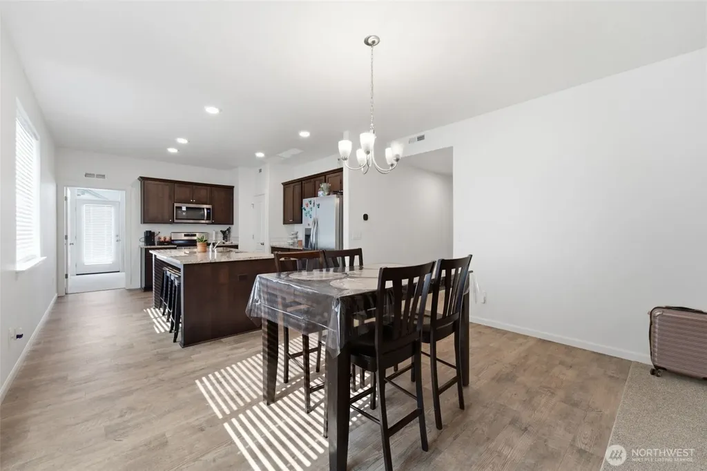 403 Emerald Avenue Grandview WA 98930