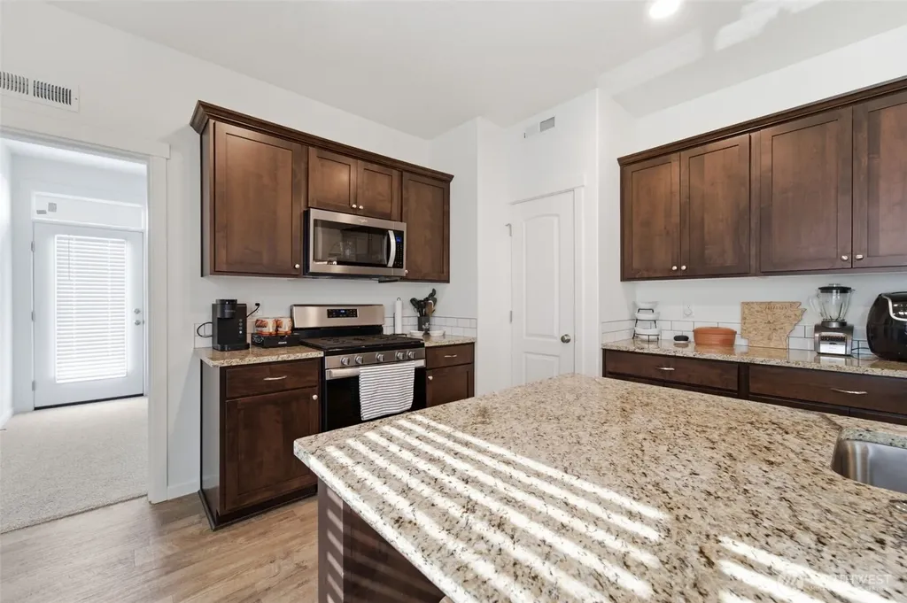 403 Emerald Avenue Grandview WA 98930