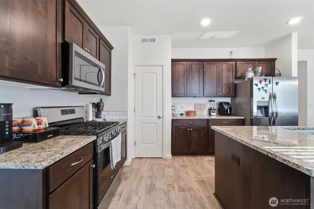 403 Emerald Avenue Grandview WA 98930