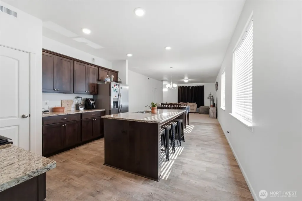 403 Emerald Avenue Grandview WA 98930